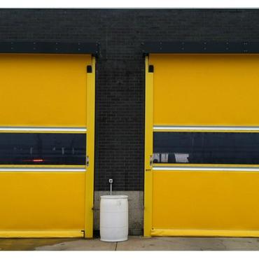 Yellow Ultrafast high speed exterior doors